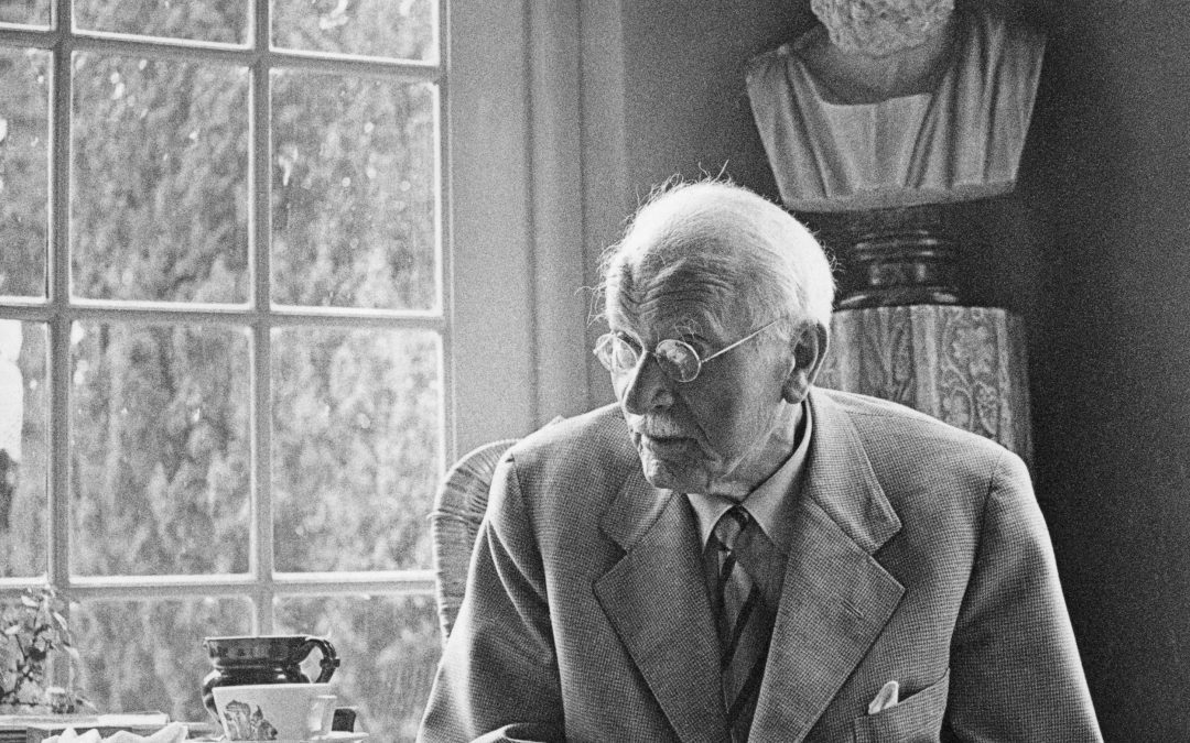 Carl Gustav Jung : “Kozanın İçinden Uzaklaşan Dünyaya Ağıt”